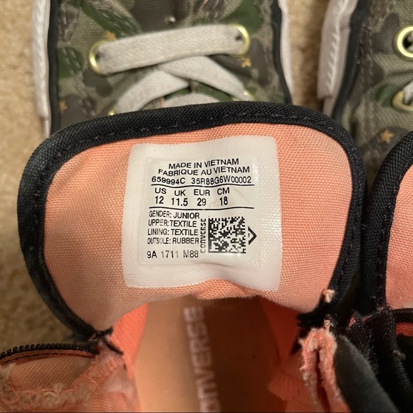 Girl’s High Top Converse All Star with ruffles and camo print (size 12) - Picture 9 of 10